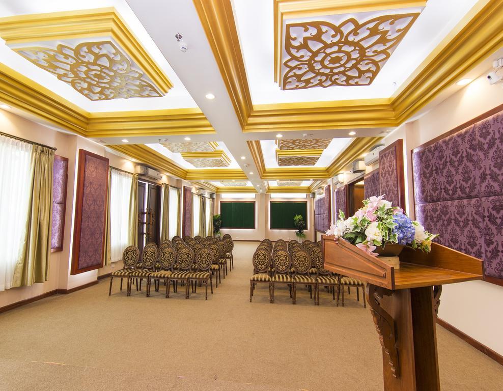 Phnom Penh Era Hotel Bagian luar foto