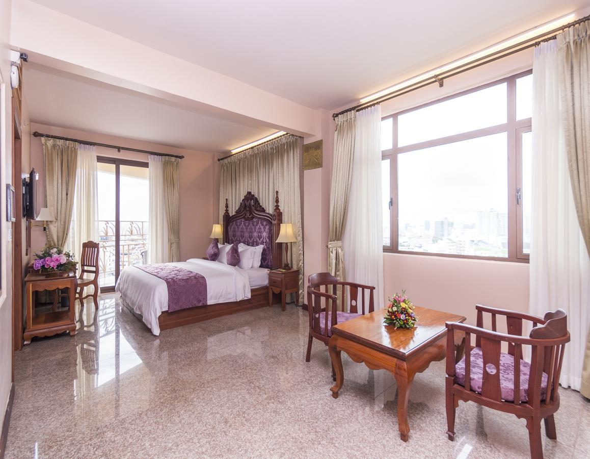 Phnom Penh Era Hotel Bagian luar foto