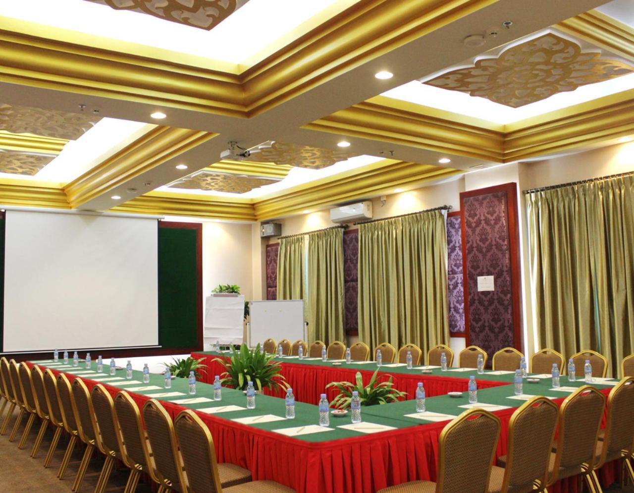 Phnom Penh Era Hotel Bagian luar foto